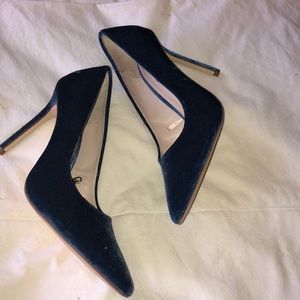 SHOES/BOOTS▫️ Zara Velvet Heels